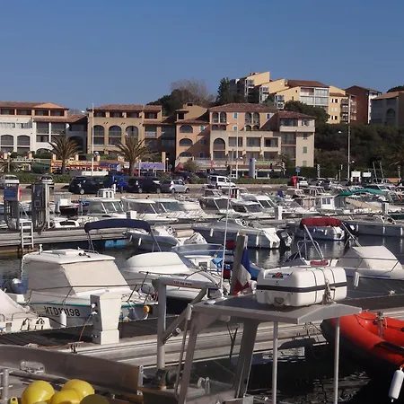 Superbe T2 Face Piscine * Six-Fours-les-Plages