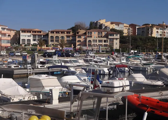 Superbe T2 Face Piscine * Six-Fours-les-Plages